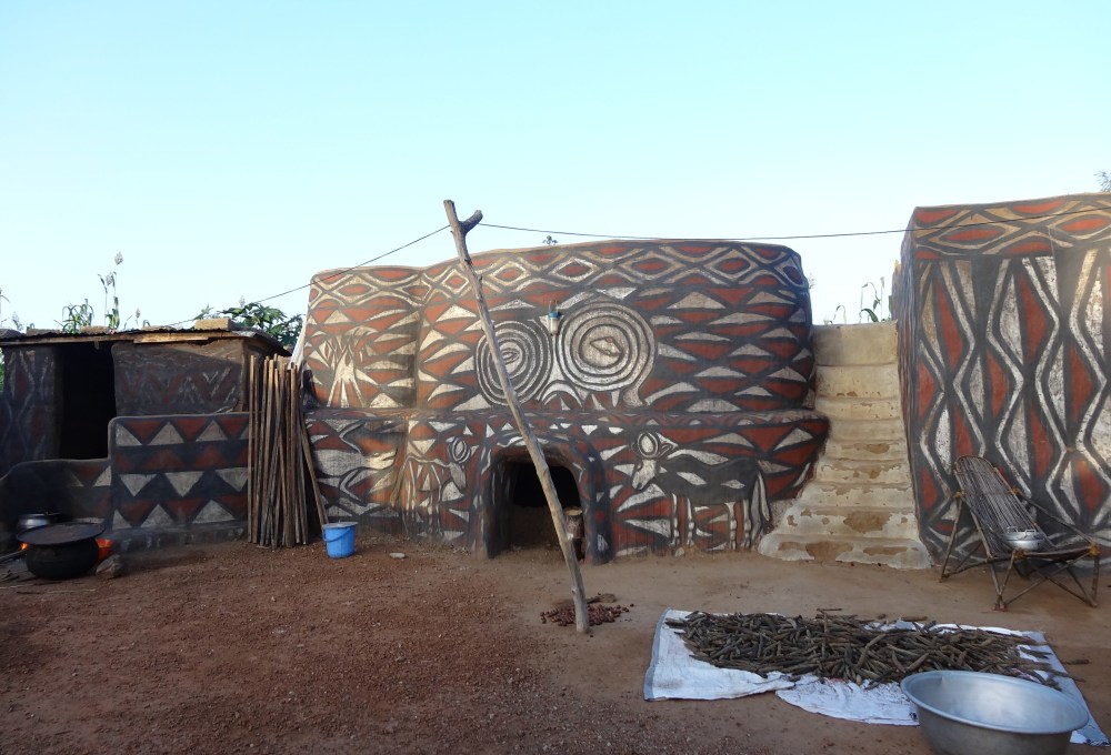 Die Frauen von Sirigu & Pikworo Slave Camp